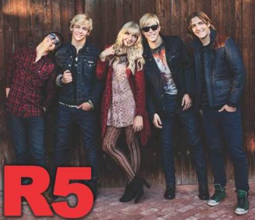 R5 LOUD TOUR2.jpg